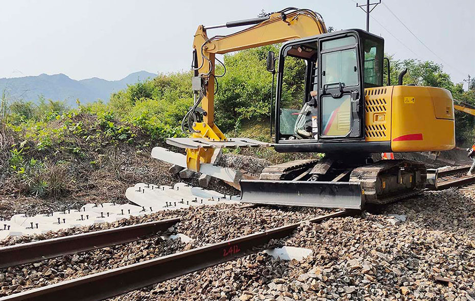 Railway Excavator with Ballast